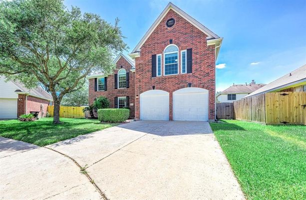 Attached, Exterior, Facade, Brick Facade, Brick Traditional