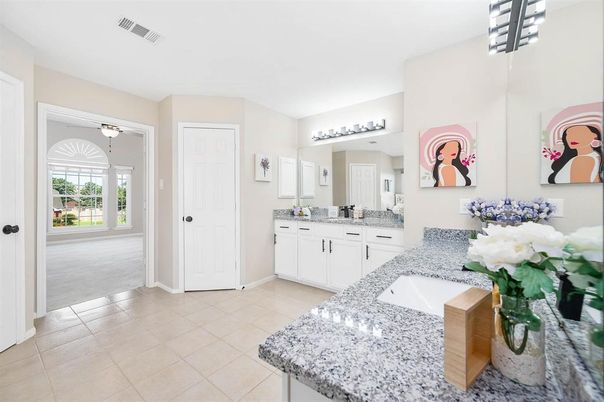 Bathroom, Dual Sink Vanities, Interior