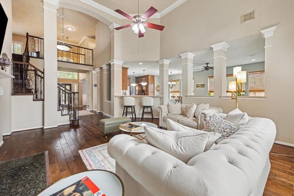 Interior, Kitchen, Living room, Pendant Lights, Recessed Lighting, Wood Texture Flooring
