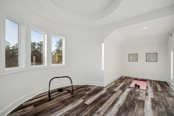 Interior, Recessed Lighting, Wood Texture Flooring
