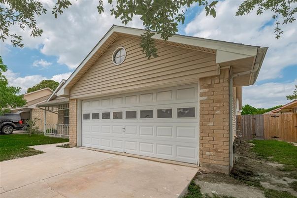 Detached Garage, Exterior