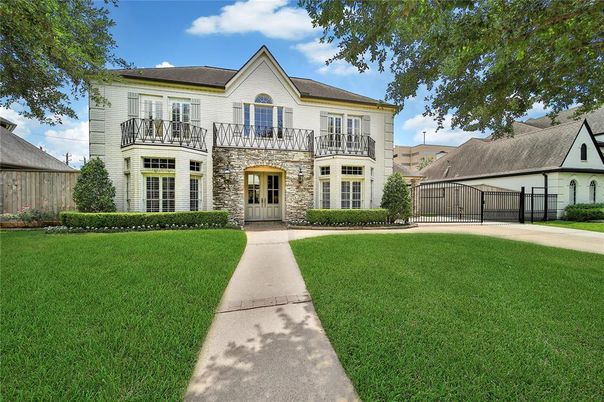 Backyard, Exterior, Facade, French Provincial