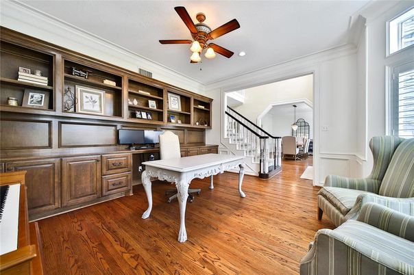 Home Office, Interior, Recessed Lighting, Wood Texture Flooring