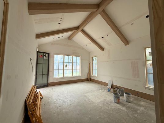 Empty room, Interior, Wooden Beams