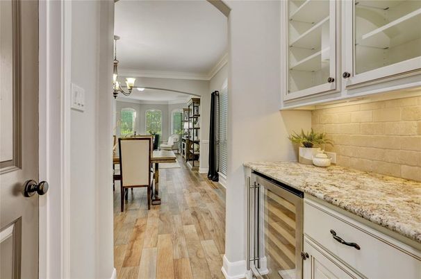 Chandelier, Dining room, Interior, Pendant Lights, Wood Texture Flooring