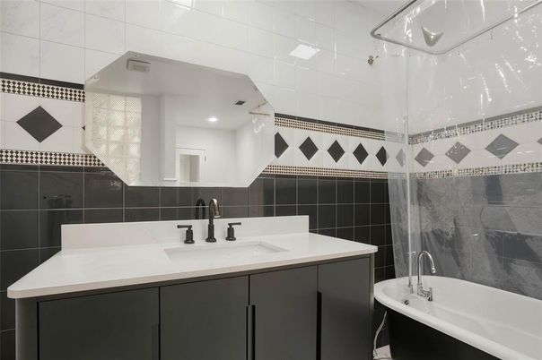 Bathroom, Free Standing Baths, Interior, Recessed Lighting