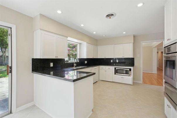 Interior, Kitchen, Recessed Lighting
