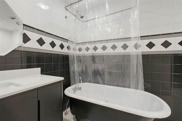 Bathroom, Free Standing Baths, Interior