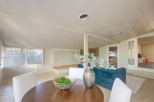 Dining room, Interior