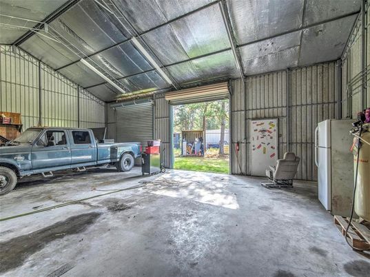 Garage, Interior