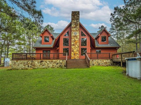 Backyard, Exterior, Facade, Log Home