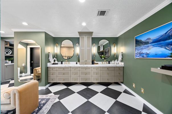 Bathroom, Dual Sink Vanities, Interior, Recessed Lighting