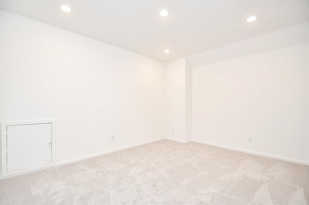 Empty room, Interior, Recessed Lighting