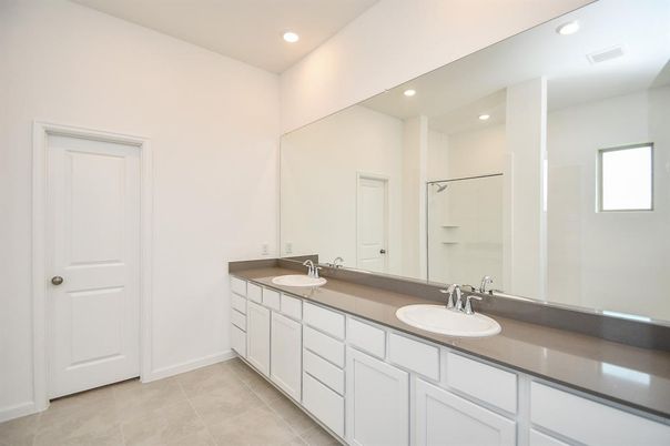 Bathroom, Dual Sink Vanities, Interior, Recessed Lighting