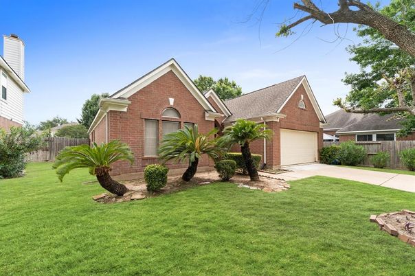 Attached, Exterior, Facade, Brick Facade, Brick Traditional