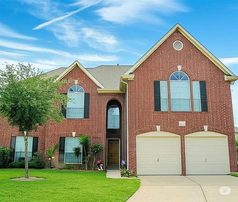 Attached, Exterior, Facade, Brick Facade, Brick Traditional