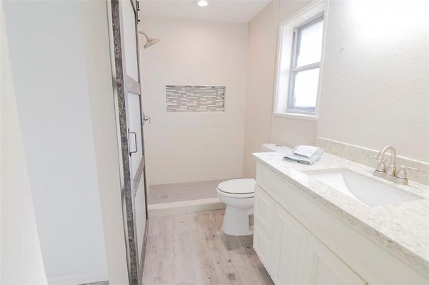 Bathroom, Interior, Recessed Lighting, Wood Texture Flooring