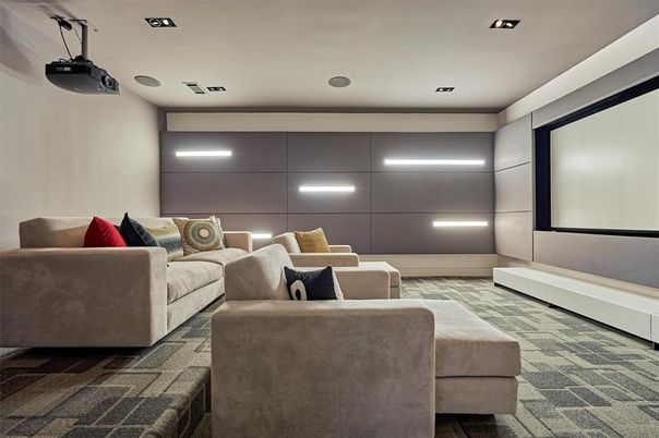 Interior, Projection Screen, Recessed Lighting, Theatre Room