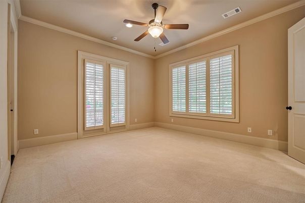 Empty room, Interior
