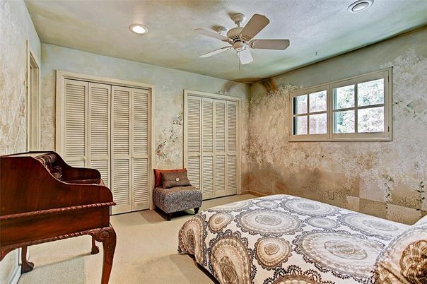 Bedroom, Interior, Piano, Recessed Lighting