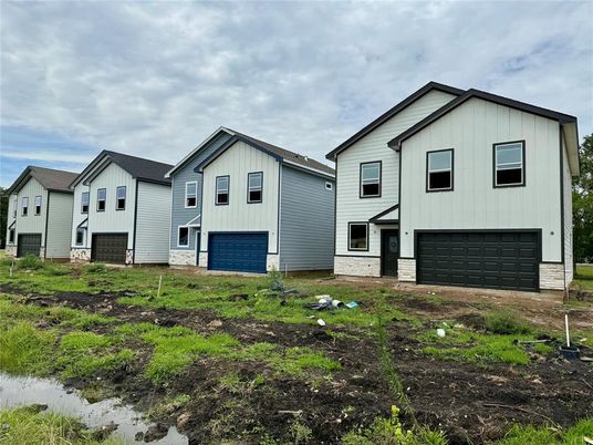 Attached, Backyard, Exterior, Facade, Farmhouse
