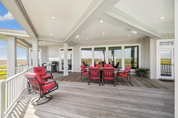 Dining room, Exterior, Interior, Recessed Lighting, Sun Room, Wood Texture Flooring