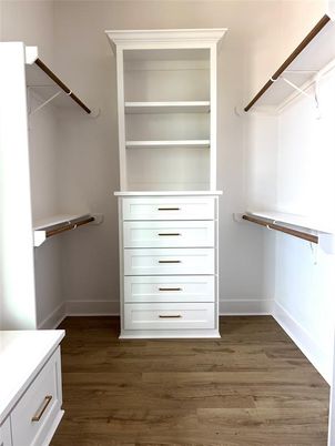 Interior, Walk-in Closets, Wood Texture Flooring