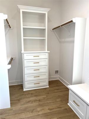 Interior, Walk-in Closets, Wood Texture Flooring