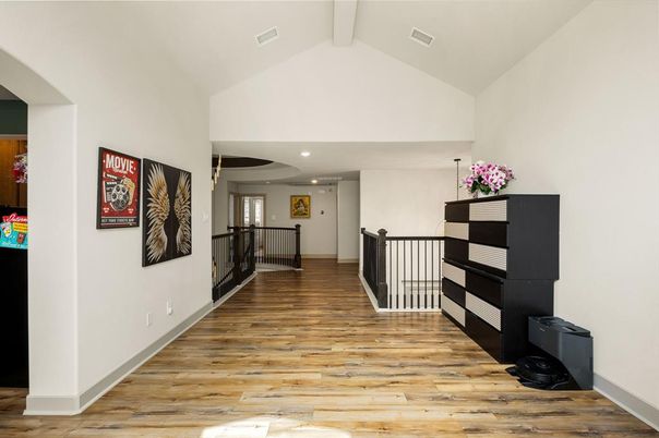 Interior, Recessed Lighting, Wood Texture Flooring