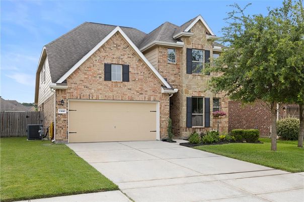 Attached, Exterior, Facade, Brick Facade, Brick Traditional