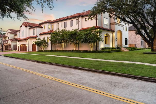Backyard, Exterior, Facade, Spanish Mediterranean