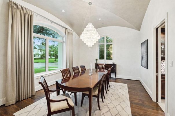 Chandelier, Dining room, Interior, Recessed Lighting, Wood Texture Flooring