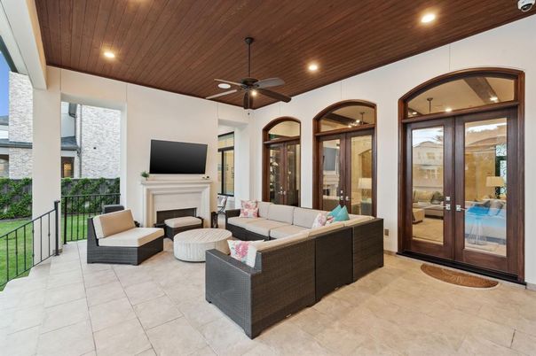 Exterior, Fireplace, Living room, Recessed Lighting