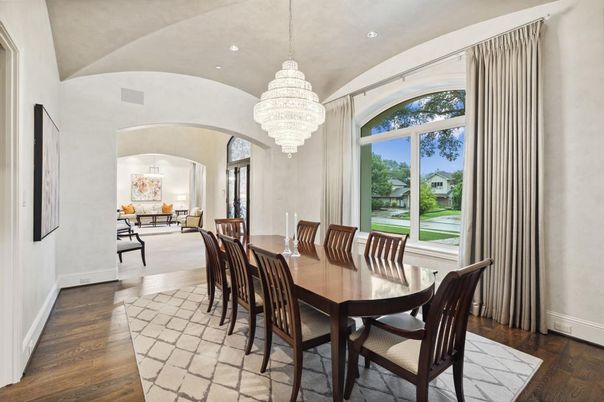 Chandelier, Dining room, Interior, Recessed Lighting, Wood Texture Flooring