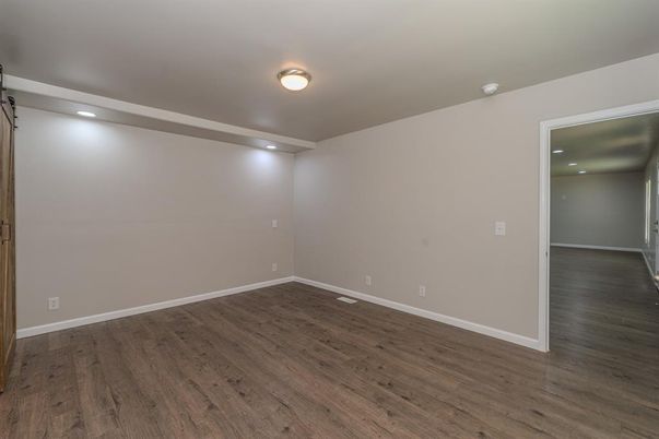 Empty room, Interior, Recessed Lighting, Wood Texture Flooring