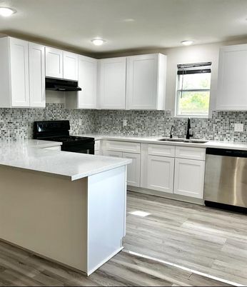 Interior, Kitchen, Recessed Lighting, Wood Texture Flooring