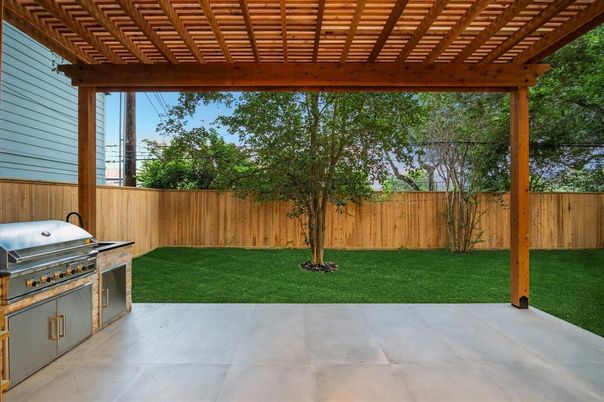 Backyard, Exterior