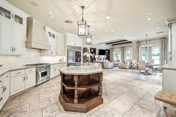 Chandelier, Dining room, Interior, Kitchen, Living room, Pendant Lights, Recessed Lighting, Stainless Steel Appliances