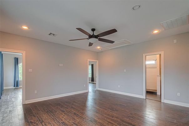 Empty room, Interior, Recessed Lighting, Wood Texture Flooring