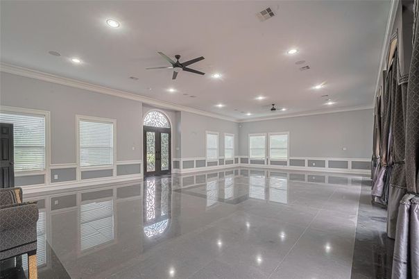 Empty room, Interior, Recessed Lighting