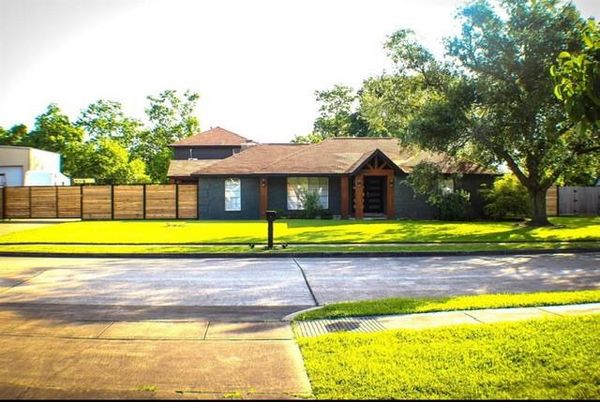 Backyard, Exterior, Facade, Modern