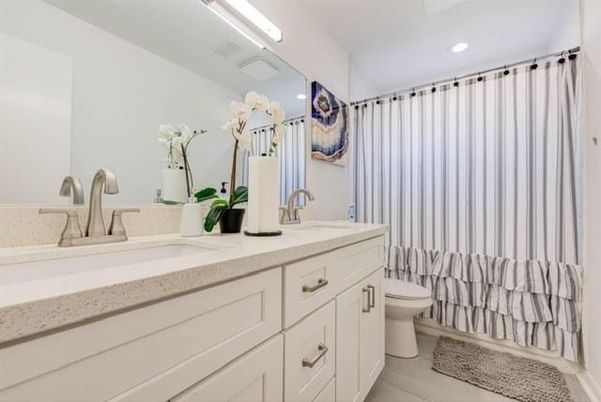 Bathroom, Dual Sink Vanities, Interior, Recessed Lighting