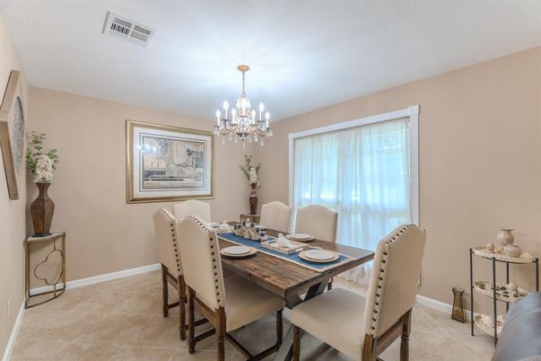 Chandelier, Dining room, Interior