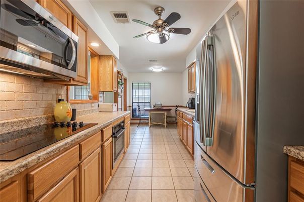 Dining room, Interior, Kitchen, Recessed Lighting, Stainless Steel Appliances