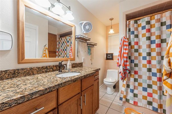 Bathroom, Interior, Pendant Lights