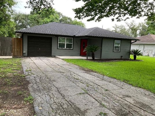 Attached, Backyard, Exterior, Facade, Ranch