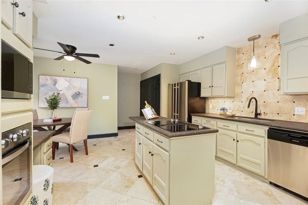 Dining room, Interior, Kitchen, Pendant Lights, Recessed Lighting, Stainless Steel Appliances