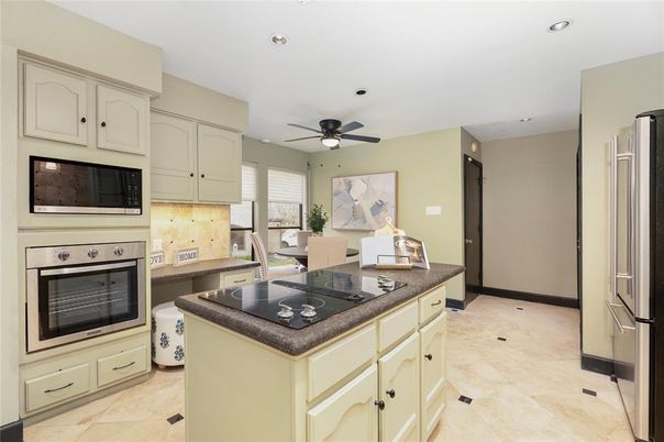 Dining room, Interior, Kitchen, Recessed Lighting