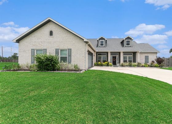 Attached, Backyard, Exterior, Facade, Brick Facade, Ranch