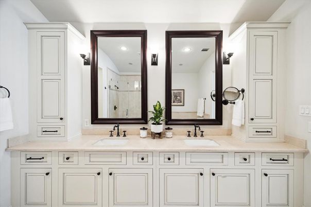 Bathroom, Dual Sink Vanities, Interior, Recessed Lighting